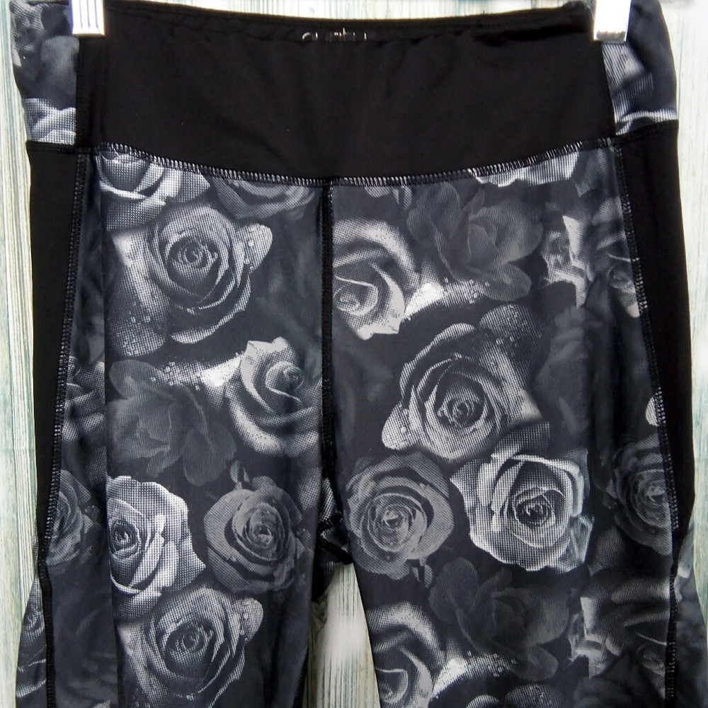 Purity rose print mesh leg yoga capris - Picture 5 of 8